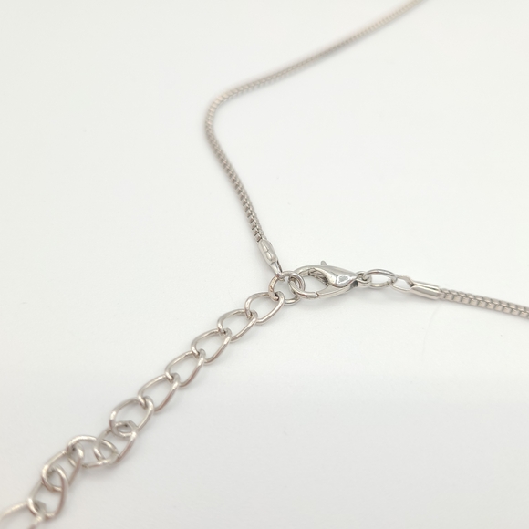 Chic Silver Pendant Necklace - Picture 9 of 9